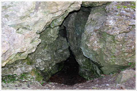 En grotta vid Kärleksstigen