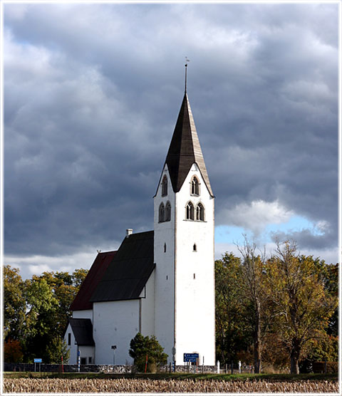 Gotland, Ekeby kyrka - foto: Bernt Enderborg