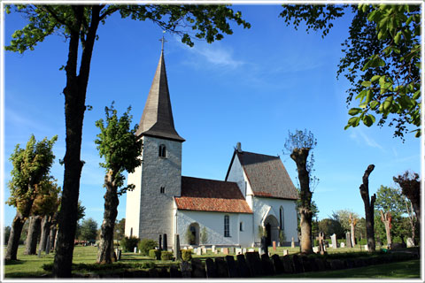 Gotland, Halla kyrka - foto: Bernt Enderborg